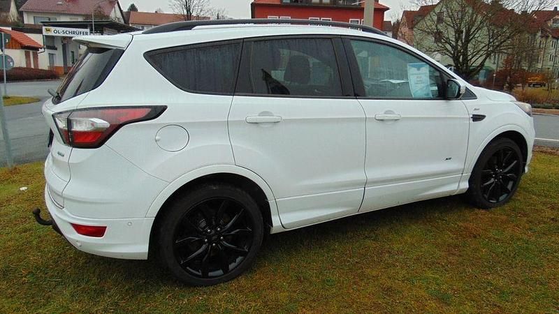 Gebraucht Ford Kuga ST-Line 182 PS (133 kW) 2017 Weiß SUV