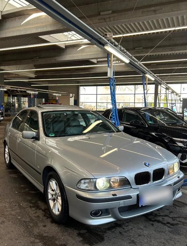 Gebraucht BMW 528 193 PS (141 kW) 1998 Silber Limousine
