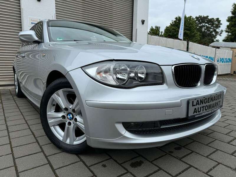 Silber Gebraucht 2011 BMW 116 Kleinwagen | 7.700 € (Fairer Preis) - Bild 1/4