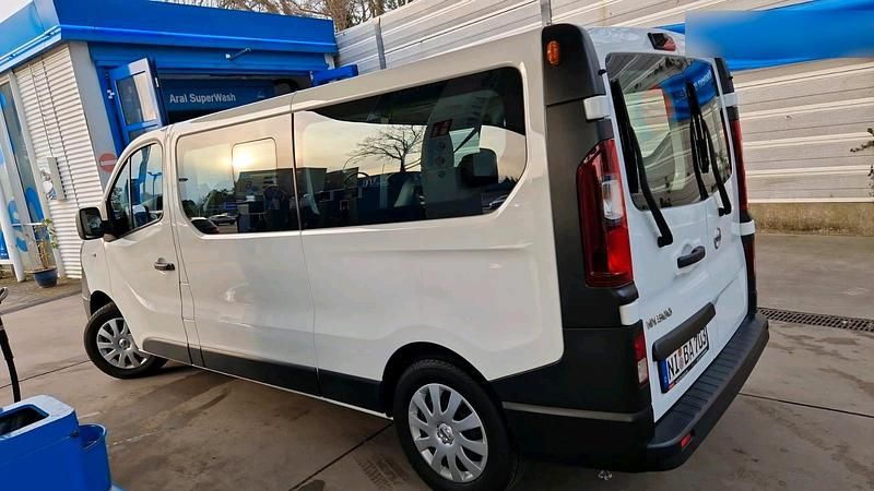 Weiß Gebraucht 2018 Nissan NV300 Van | 22.500 € - Bild 1/1