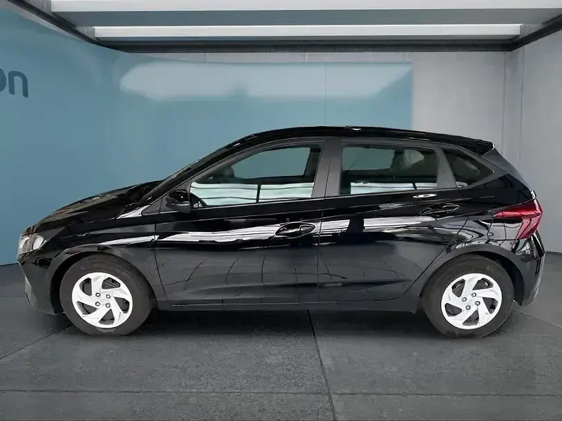 Gebraucht Hyundai i20 101 PS (74 kW) 2022 Schwarz Kleinwagen
