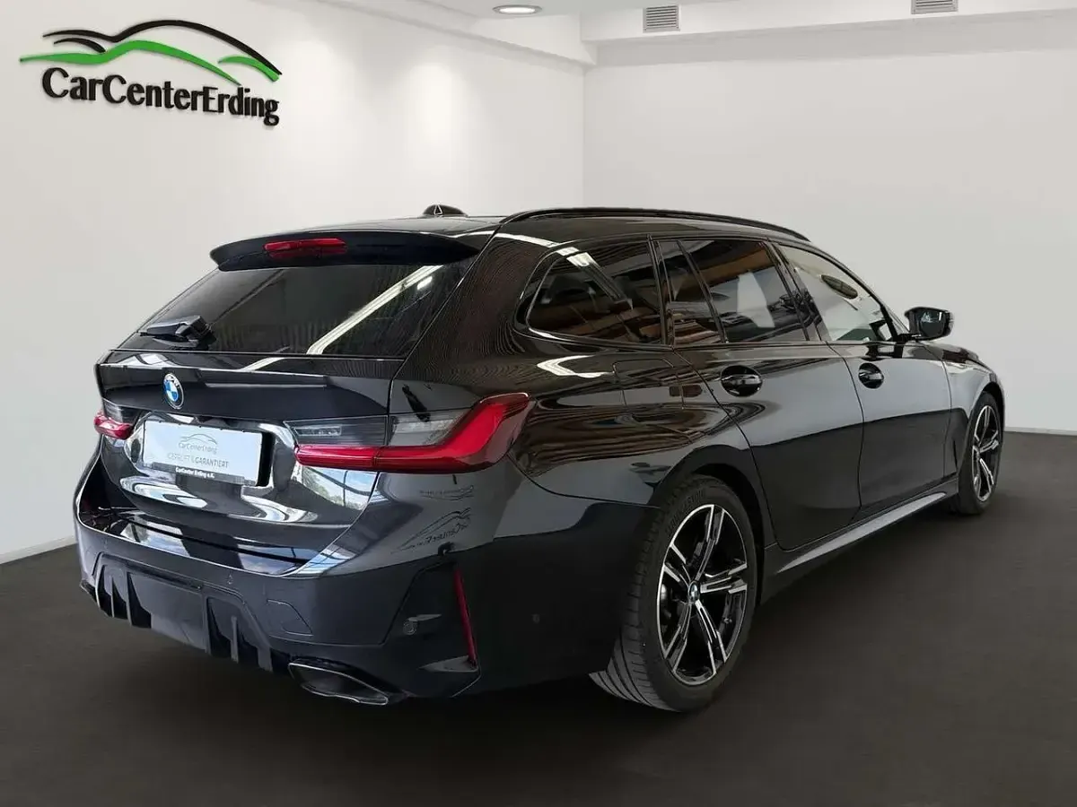 Gebraucht BMW 340 Shadowline 374 PS (275 kW) 2023 Black sapphire metallic Kombi