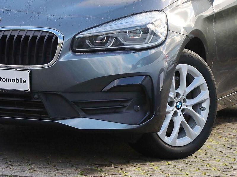 Gebraucht BMW 218 Advantage 150 PS (110 kW) 2022 Grau Van / Kleinbus