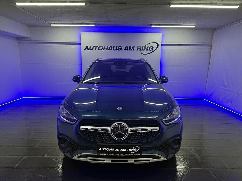 Blau Gebraucht 2022 Mercedes GLA200 SUV | 33.999 € (Fairer Preis) - Bild 1/4