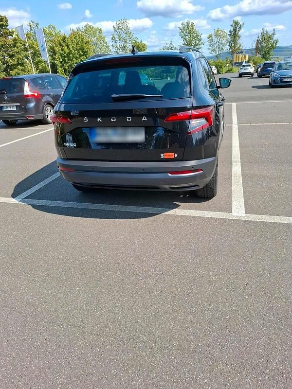 Gebraucht Skoda Karoq 150 PS (110 kW) 2021 Schwarz SUV