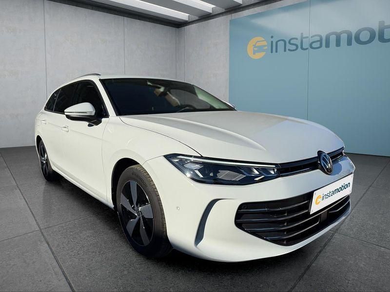 Weiß Gebraucht 2024 VW Passat Kombi | 40.949 € (Fairer Preis) - Bild 1/4