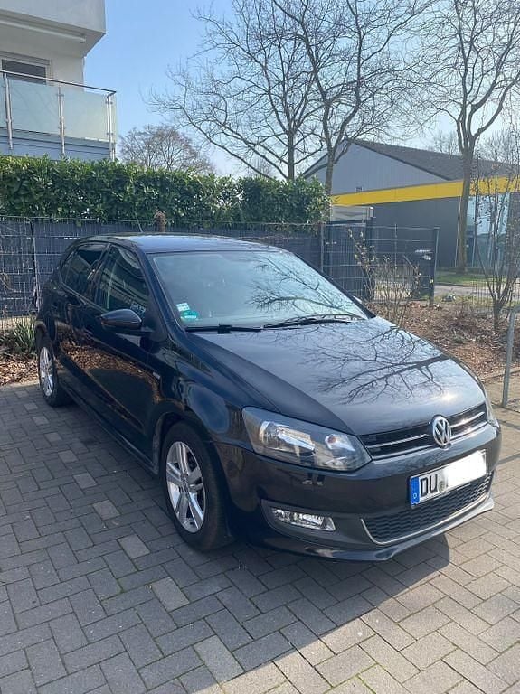Gebraucht VW Polo Life 69 PS (50 kW) 2014 Schwarz Limousine