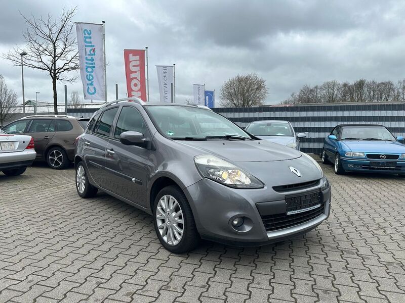 Grau Gebraucht 2010 Renault Clio II Dynamique Limousine | 4.300 € (Etwas zu teuer) - Bild 1/4