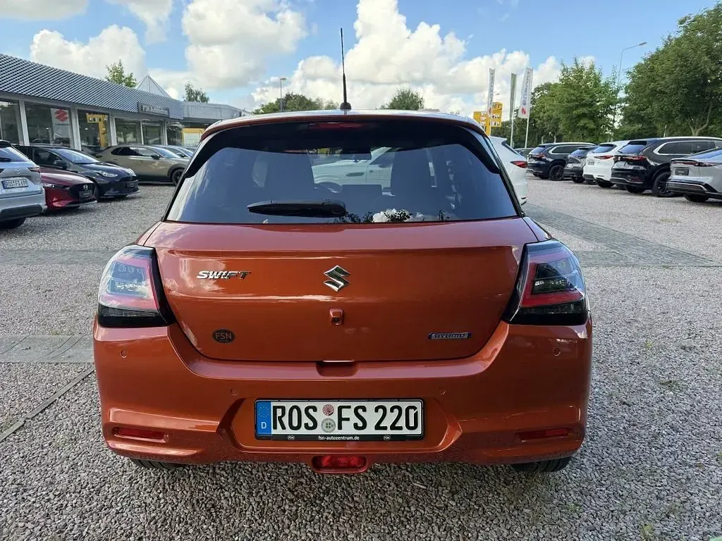 Neu Suzuki Swift Comfort+ 83 PS (61 kW) 2026 Orange Kleinwagen