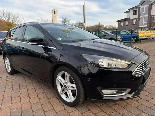 Second-hand Ford Focus Titanium 125 CP (91 kW) 2017 Negru Break