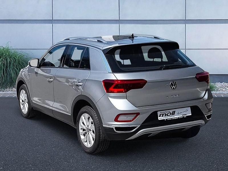 Second-hand VW T-Roc Style 150 CP (110 kW) 2024 Argintiu SUV