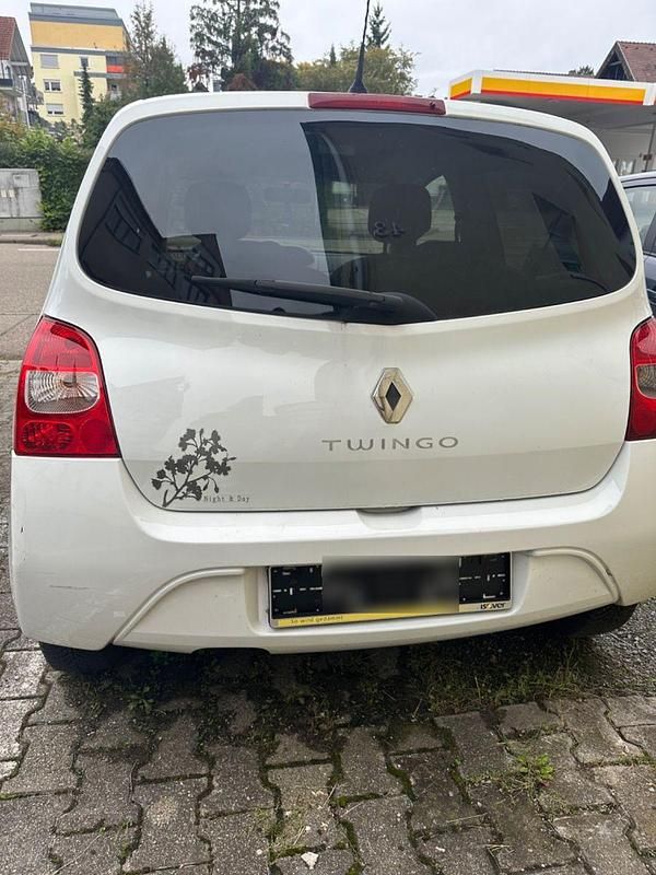 Weiß Gebraucht 2010 Renault Twingo Authentique Kleinwagen | 1.400 € (Guter Preis) - Bild 1/4