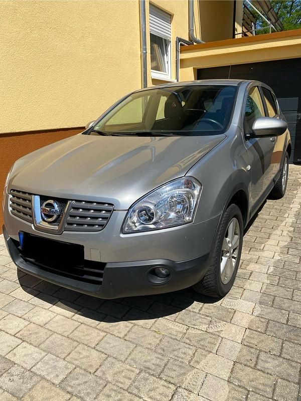 Grau Gebraucht 2009 Nissan Qashqai SUV | 5.250 € (Guter Preis) - Bild 1/4