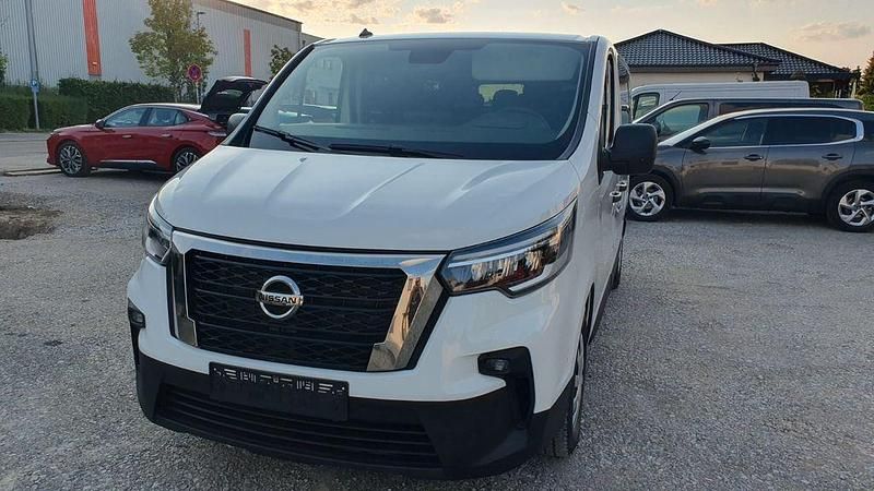 Weiß Gebraucht 2021 Nissan NV300 Van | 25.500 € (Etwas zu teuer) - Bild 1/4