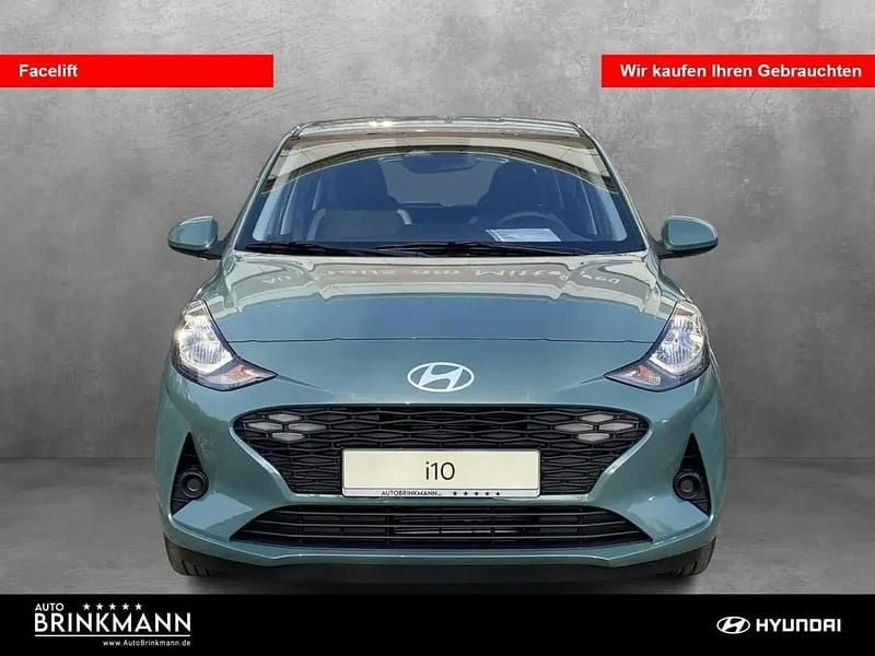 Mangrove green / mic Neu 2025 Hyundai i10 Select Kleinwagen | 16.489 € (Fairer Preis) - Bild 1/1