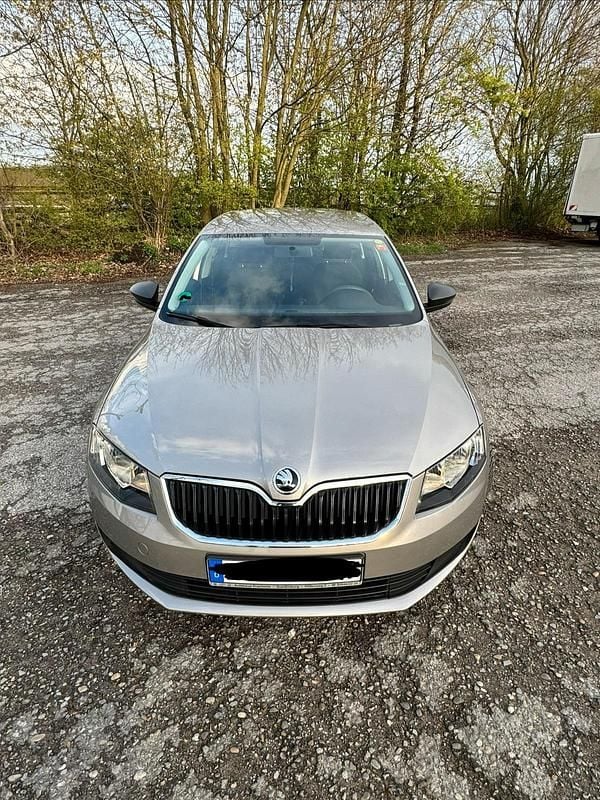 Gebraucht Skoda Octavia Active 110 PS (80 kW) 2015 Gold Kleinwagen