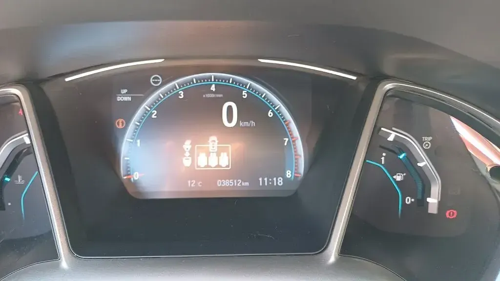 Gebraucht Honda Civic Elegance 182 PS (133 kW) 2020 Rot Limousine