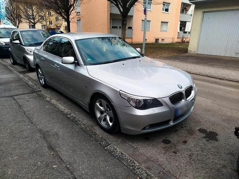 Grau Gebraucht 2005 BMW 530 Limousine | 2.800 € (Superpreis) - Bild 1/4