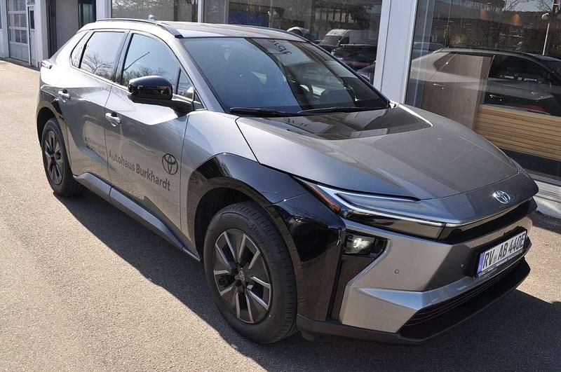 Gebraucht Toyota bZ4X 164 kW (224 PS) 2026 Precious metal SUV