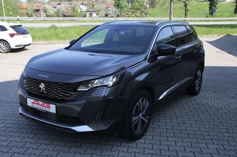 Grau Gebraucht 2024 Peugeot 5008 Allure Van / Kleinbus | 27.549 € - Bild 1/4
