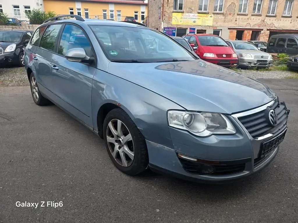 Gebraucht VW Passat 140 PS (102 kW) 2010 Blau Kombi