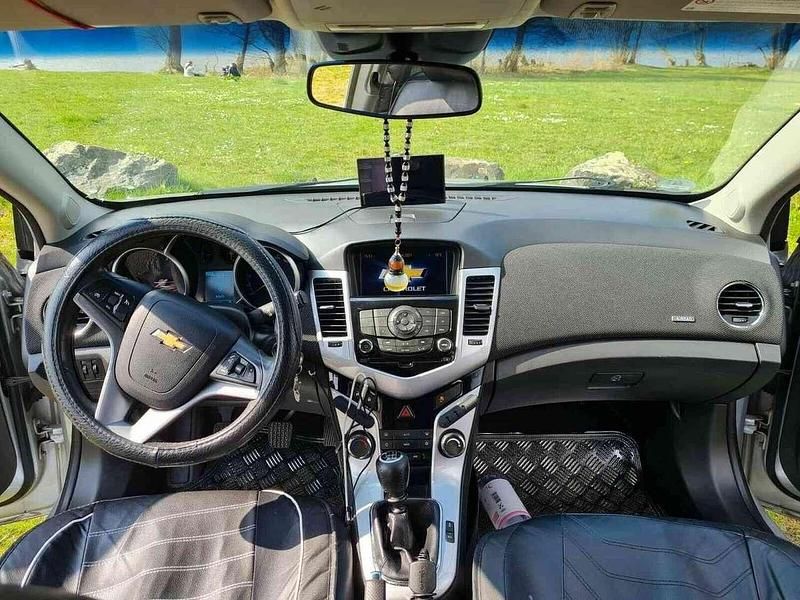 Gebraucht Chevrolet Cruze 131 PS (96 kW) 2012 Silber Kombi