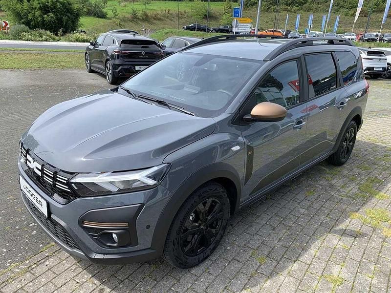 Neu Dacia Jogger Extreme 101 PS (74 kW) 2025 Schiefergrau Van / Kleinbus