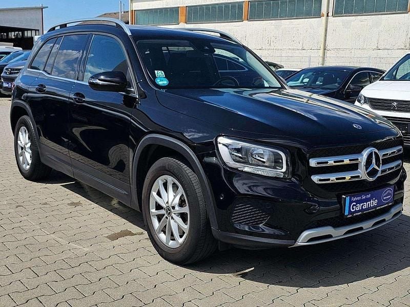 Schwarz Gebraucht 2022 Mercedes GLB200 SUV | 32.491 € (Fairer Preis) - Bild 1/4