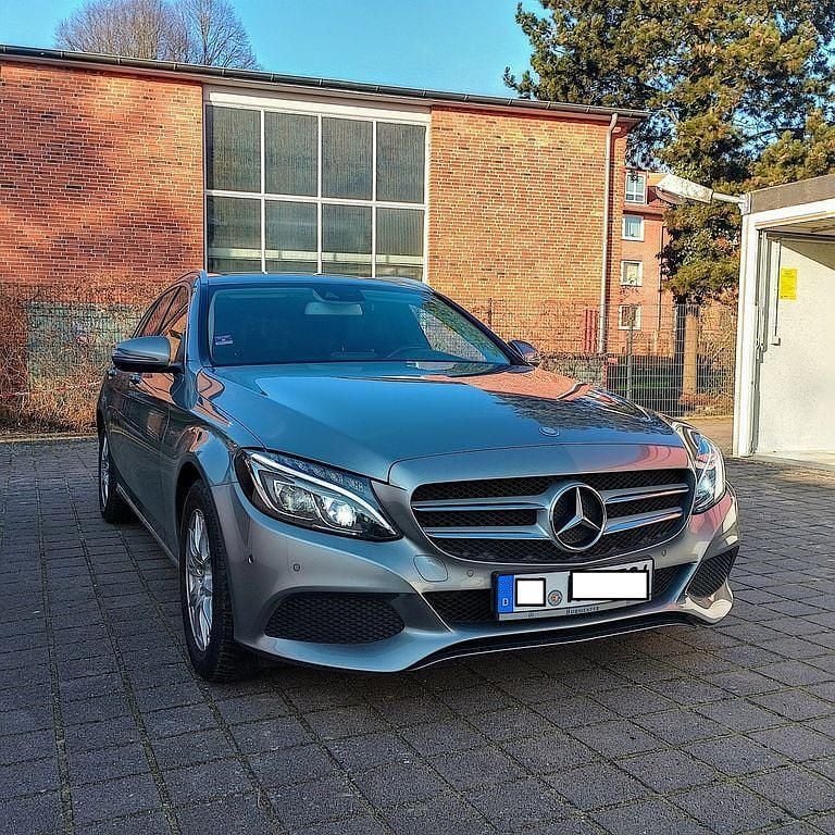 Gebraucht Mercedes C180 Avantgarde 156 PS (114 kW) 2015 Grau Kombi