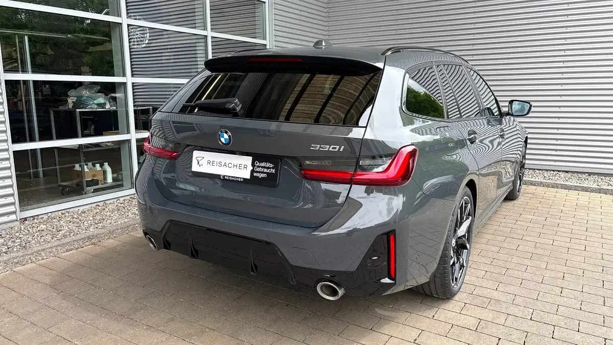 Gebraucht BMW 330 Comfort Edition 245 PS (180 kW) 2025 Bmw individual dravitgrau metal Kombi
