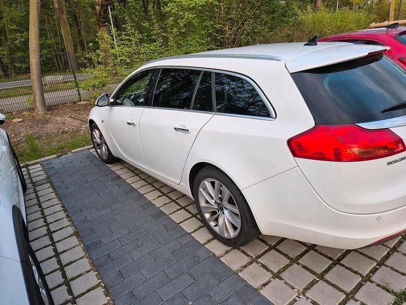 Gebraucht Opel Insignia 160 PS (117 kW) 2013 Weiß Kombi