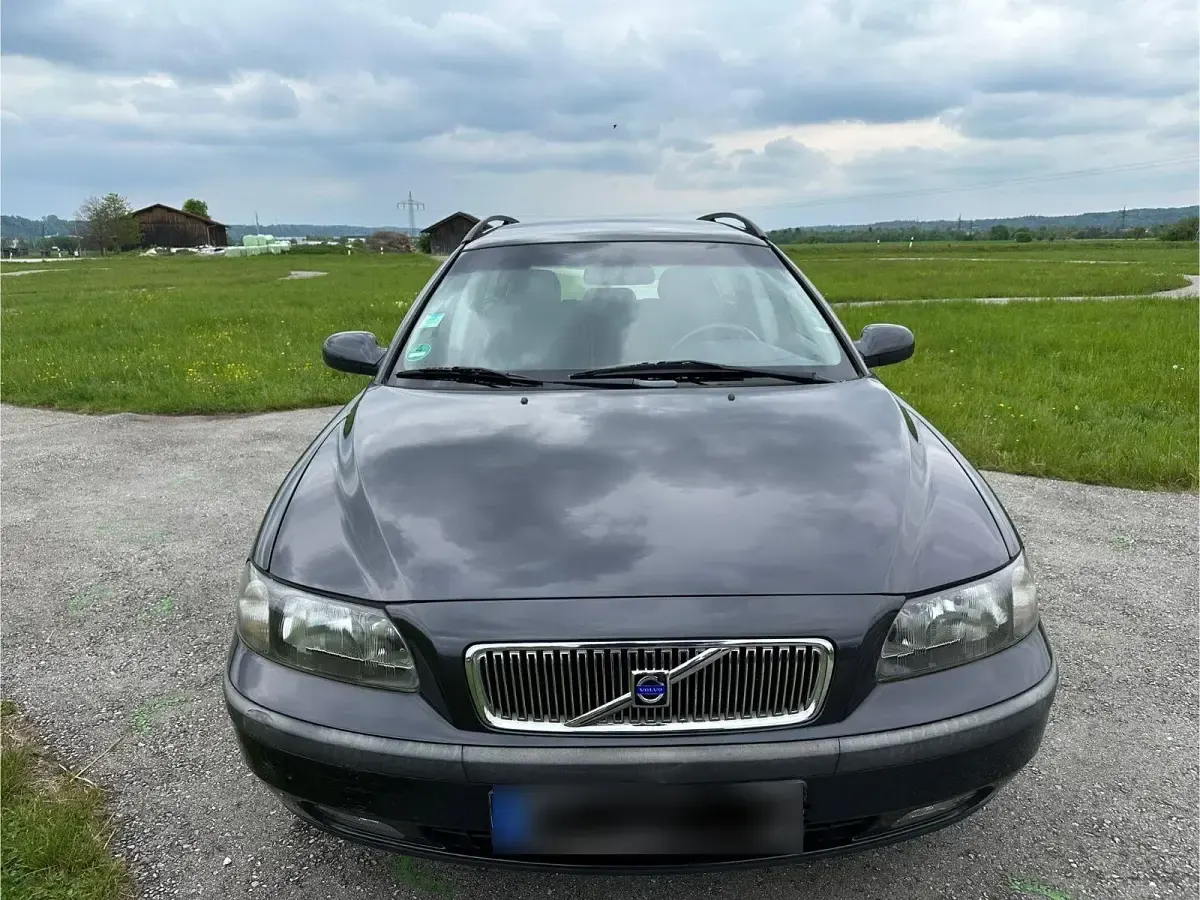 Używany Volvo V70 200 KM (147 kW) 2002 Szary Kombi