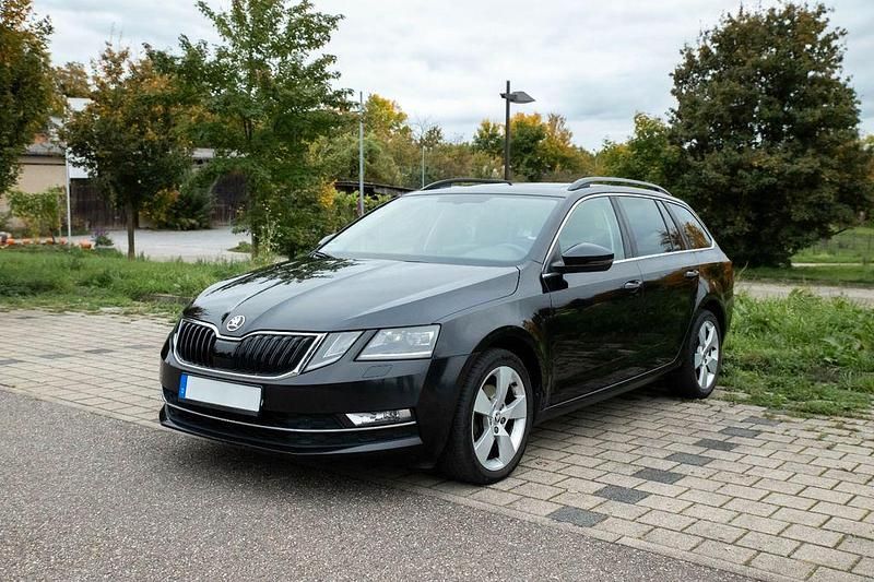 Gebraucht Skoda Octavia Solution 150 PS (110 kW) 2017 Schwarz Kombi