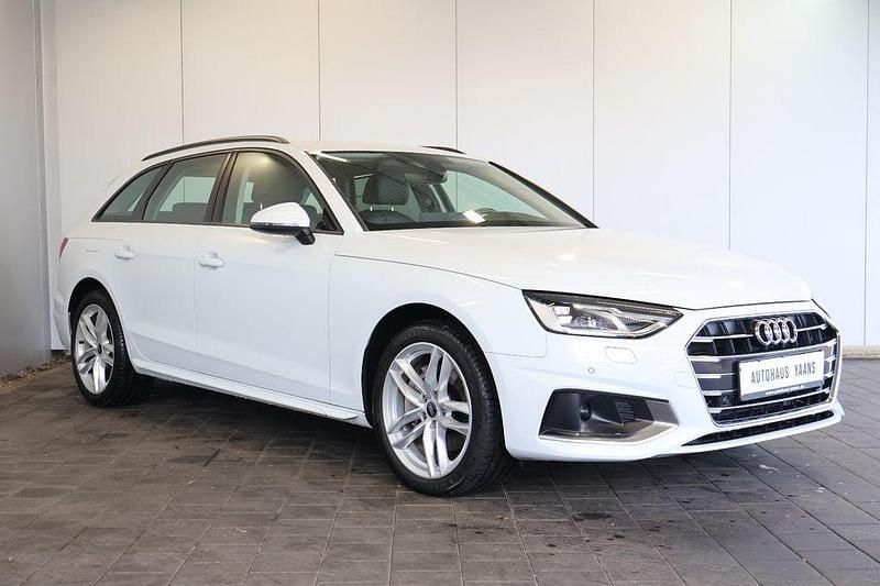 Gebraucht Audi A4 Advanced 204 PS (150 kW) 2022 Weiß Limousine