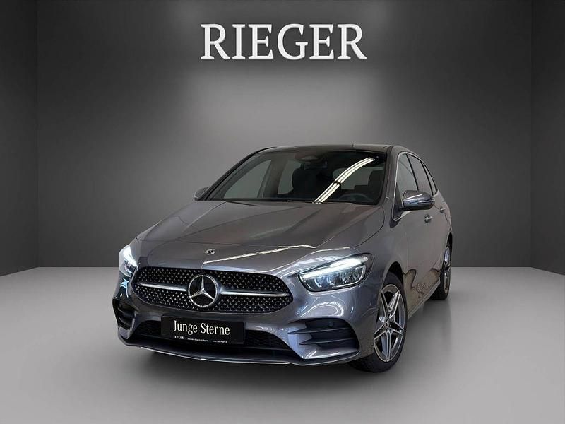 Grau Gebraucht 2024 Mercedes B250e AMG Van / Kleinbus | 37.899 € - Bild 1/4