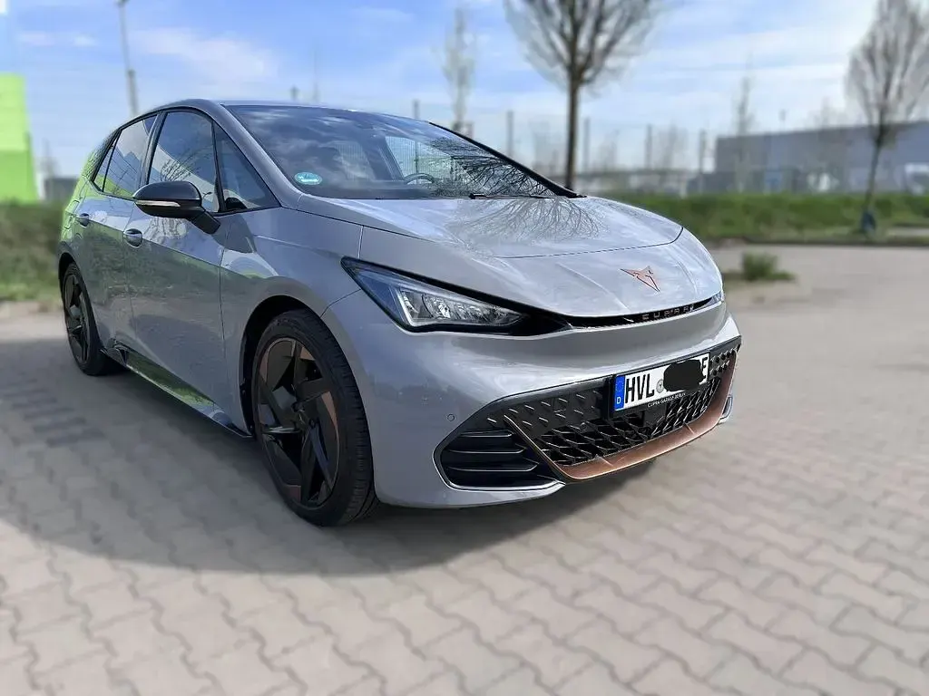 Używany Cupra Born e-Boost 169 kW (231 KM) 2023 Szary Hatchback