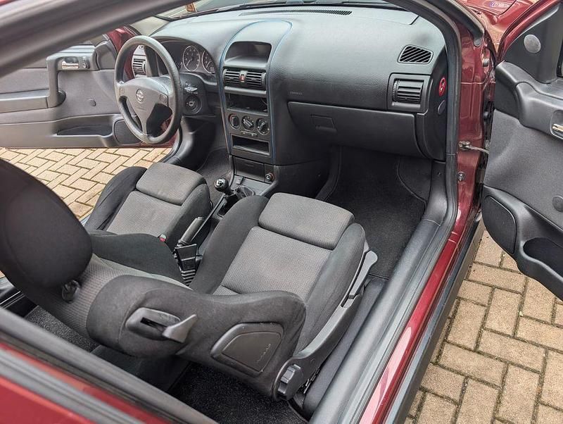 Gebraucht Opel Astra 84 PS (61 kW) 2002 Andere farben Limousine