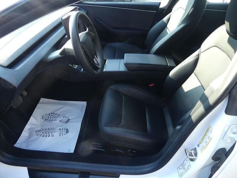 Gebraucht Tesla Model 3 RWD 208 kW (283 PS) 2024 Weiß Limousine