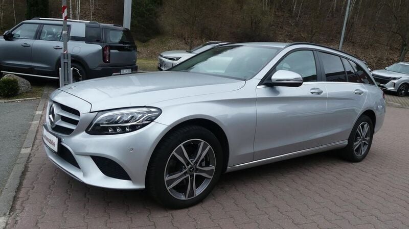 Silber Gebraucht 2019 Mercedes C220 Limousine | 20.990 € (Superpreis) - Bild 1/4
