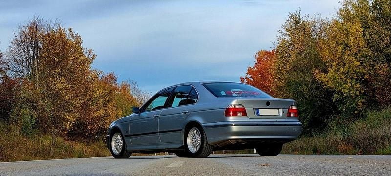 Gebraucht BMW 528 193 PS (141 kW) 1997 Silber Limousine