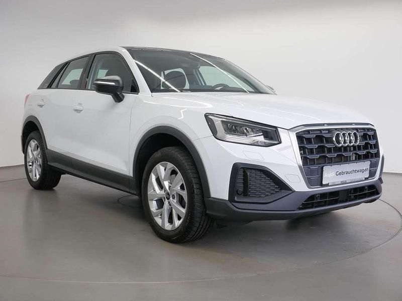 Gebraucht Audi Q2 Ambiente 150 PS (110 kW) 2023 Gletscherweiss metallic SUV