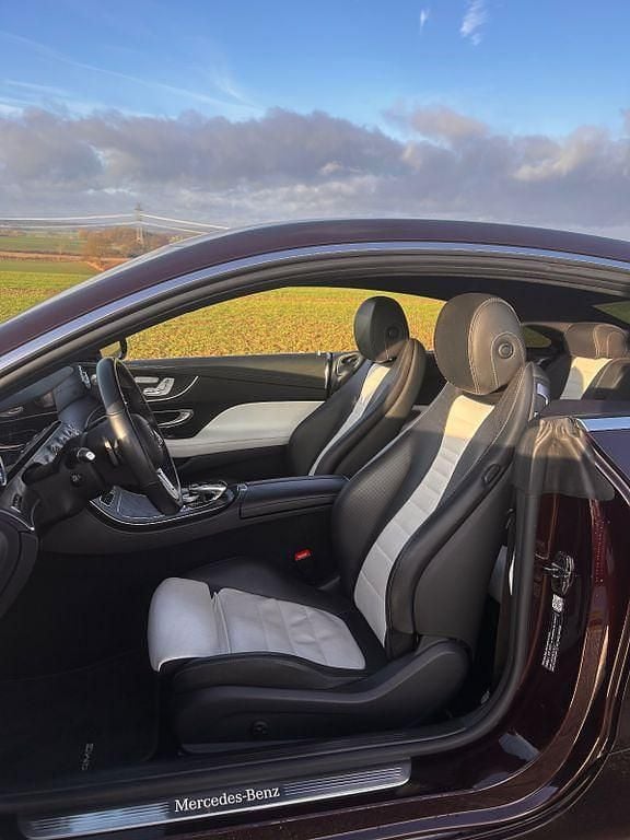 Gebraucht Mercedes E220 AMG 194 PS (142 kW) 2019 Coupé