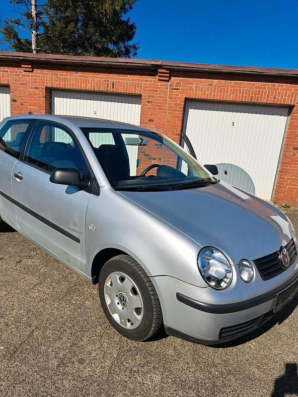 Gebraucht VW Polo 66 PS (48 kW) 2003 Silber Kleinwagen