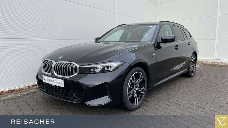Saphirschwarz Gebraucht 2025 BMW 330e Shadowline Kombi | 50.990 € (Fairer Preis) - Bild 1/4