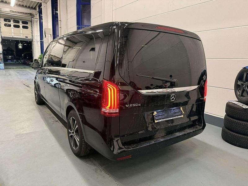 Gebraucht Mercedes V250 Avantgarde 190 PS (139 kW) 2020 Schwarz Van / Kleinbus