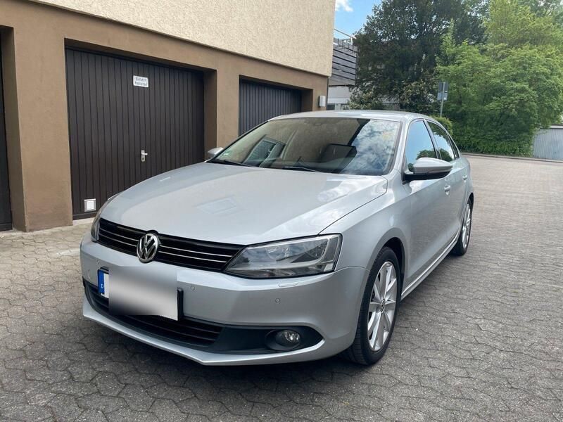 Grau Gebraucht 2011 VW Jetta Trendline Limousine | 5.000 € (Fairer Preis) - Bild 1/4