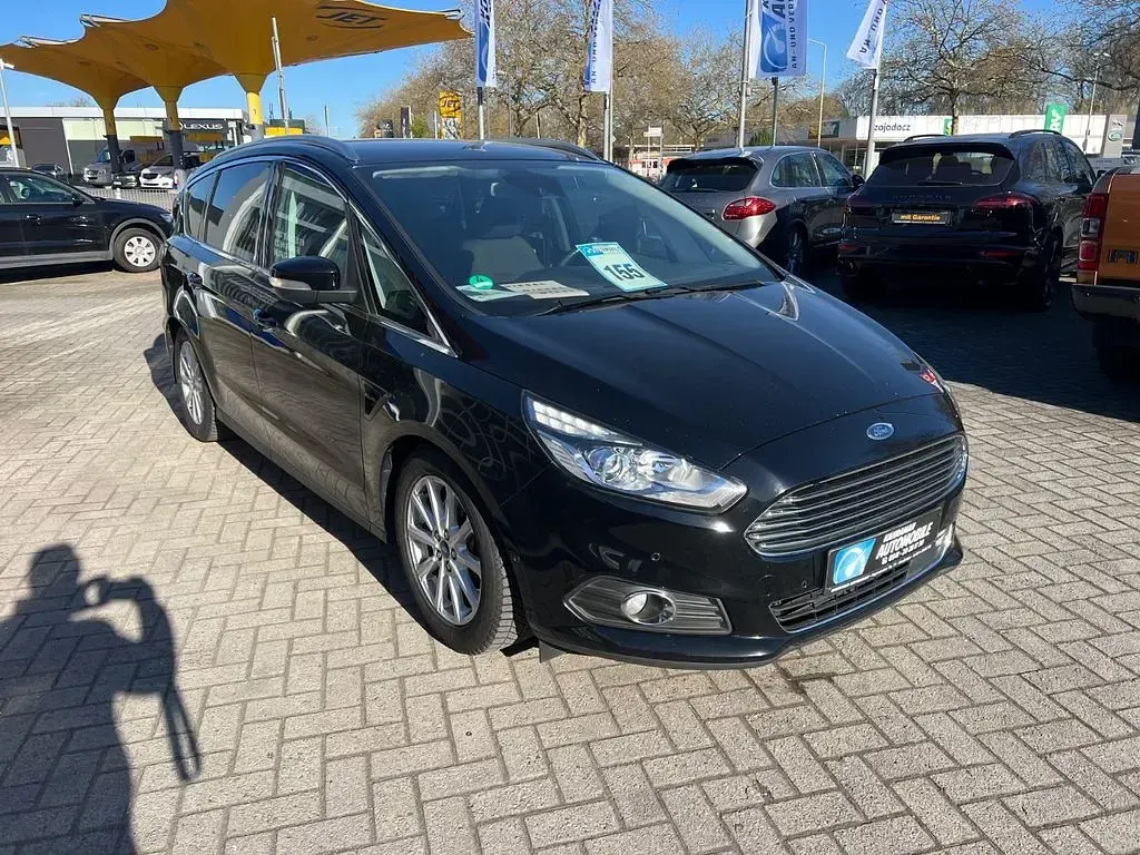 Gebraucht Ford S-MAX Titanium 150 PS (110 kW) 2017 Schwarz Van / Kleinbus