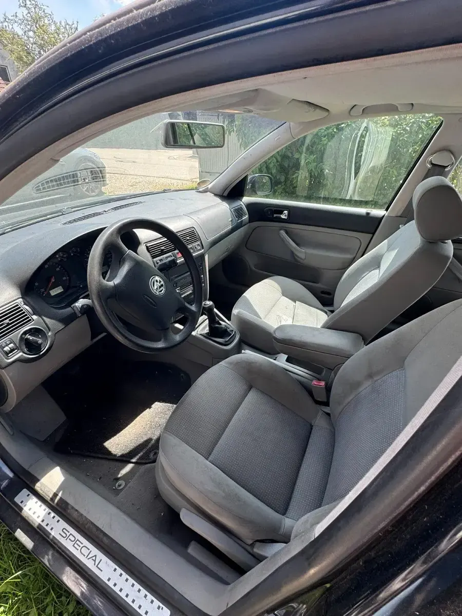 Gebraucht VW Golf IV 101 PS (74 kW) 2002 Schwarz Kleinwagen