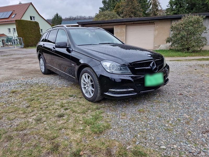 Gebraucht Mercedes 220 170 PS (125 kW) 2011 Schwarz Kombi