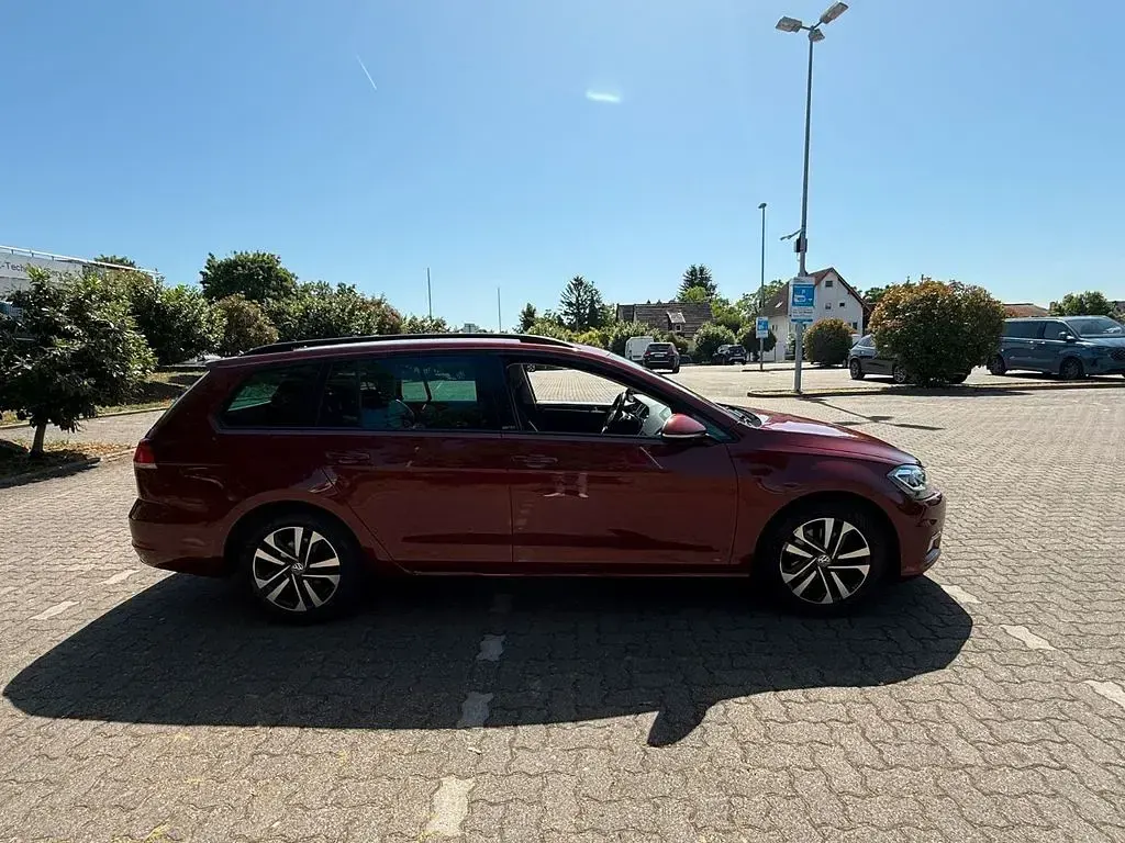 Second-hand VW Golf VII United 150 CP (110 kW) 2020 Roșu Break